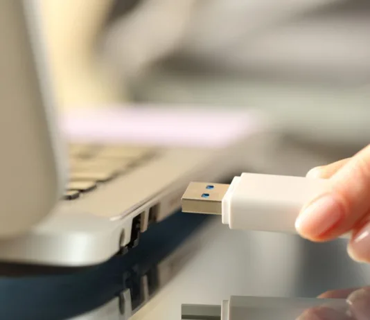 Come formattare una chiavetta USB su Windows